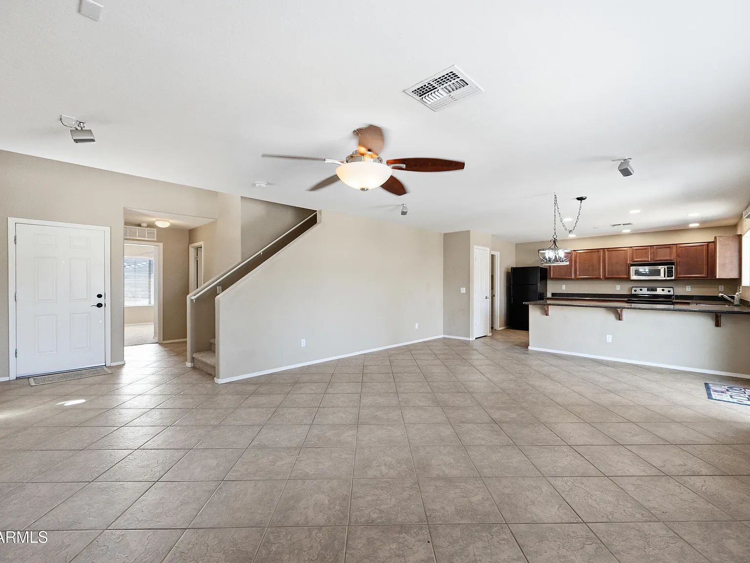 3 bed, 3.0 bath, 2058 sqft, $1,795 — Photo 3