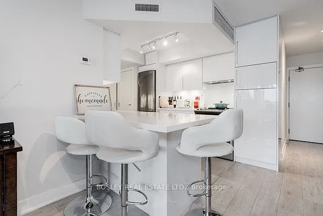 1001 Bay St #2219 — Photo 6