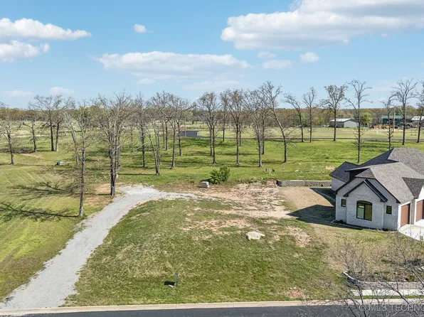 742 W Northlake Dr, Tahlequah, OK 74464