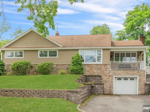 42 Heatherhill Rd, Cresskill, NJ 07626