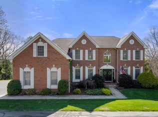 49 Greenwood Rd, Hopkinton, MA 01748