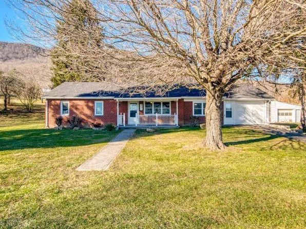 221 Apple Dr, Pearisburg, VA 24134