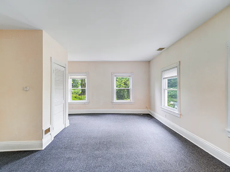 4 Underwood St #2 — Photo 8
