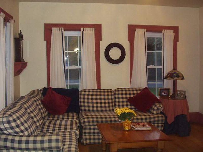 4th image of 202 CHAMBERLIN MILLS Road