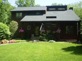 45 Oak Dell Cir, East Greenwich, RI 02818