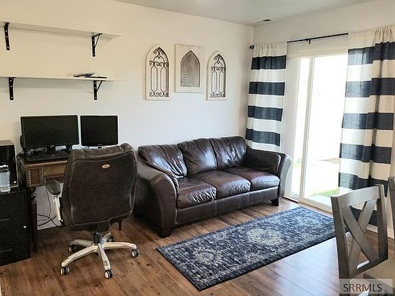 4th image of 3526 Greenfield Dr #13