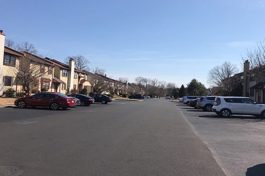 2nd image of 990 Bancroft Pl