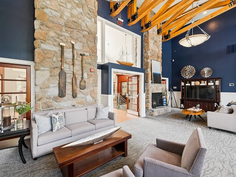Stone Point Apartments — Photo 26