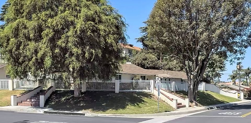 1st image of 3041 E Mesa Dr