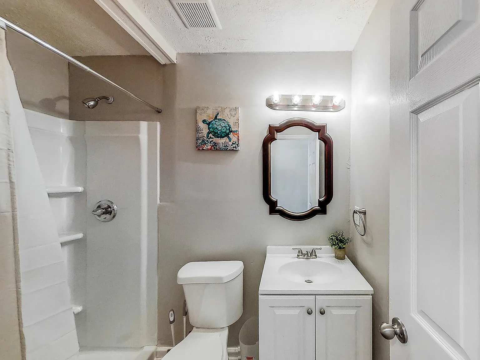 4 bed, 4.0 bath, 1968 sqft, $1,087 — Photo 4