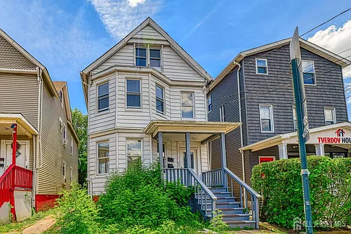 212 Easton Ave #1 Photo 1