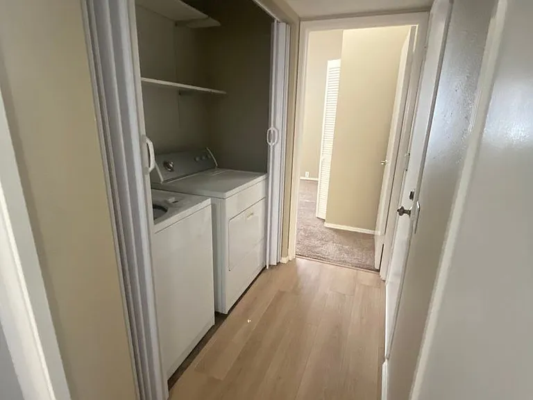4937 Clear Cir — Photo 23