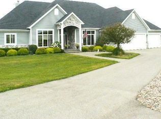 N2462 Chianti Ct, Lake Geneva, WI 53147