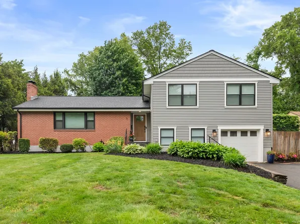 71 Tumblebrook Lane, West Hartford, CT 06117