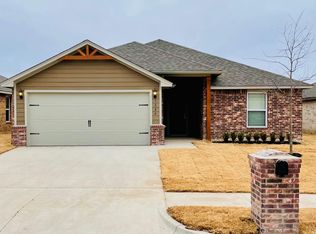 1604 Maroon Dr, El Reno, OK 73036