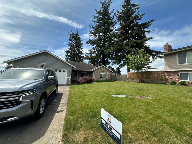 703 W Del Ray Dr — Photo 1