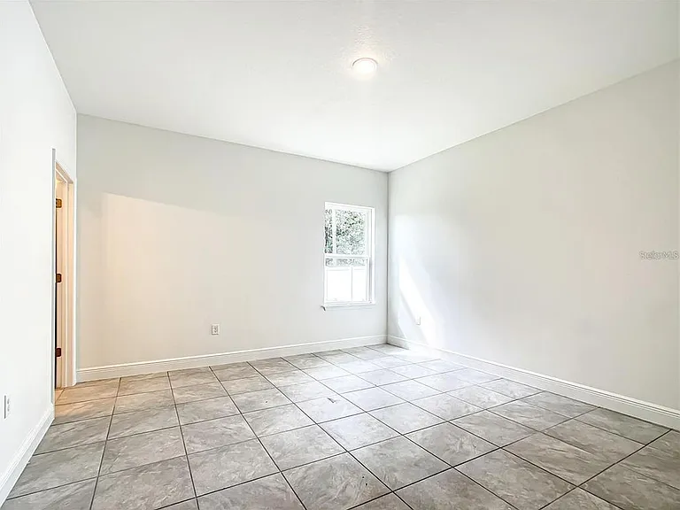 406 Marion Oaks Trl — Photo 32