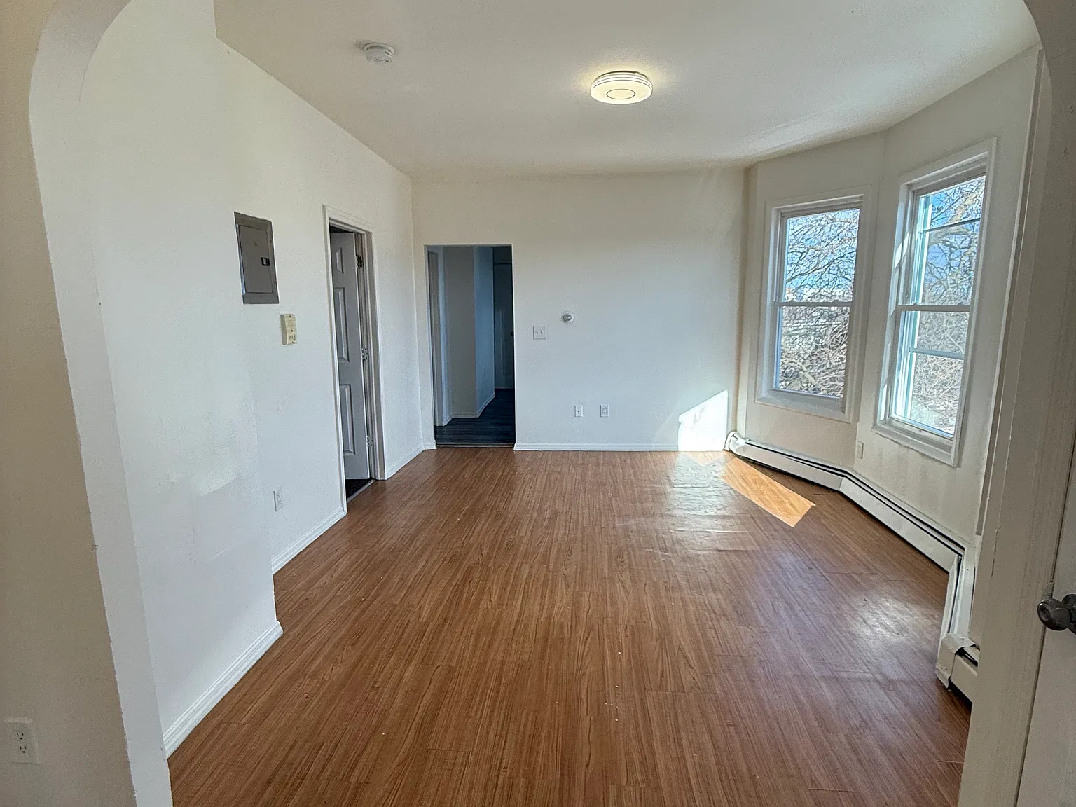 3 bed, 800 sqft, $2,000 — Photo 3