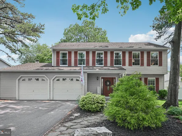 23 Masters Cir, Marlton, NJ 08053