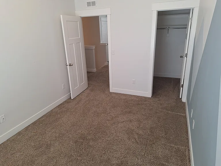 808 E Newfield Dr — Photo 10