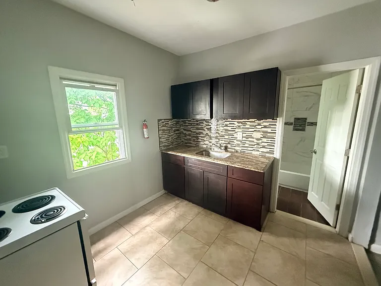 231 Amherst St #3 — Photo 8