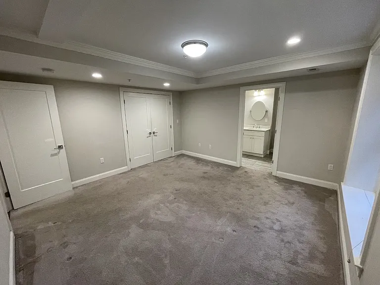 19 Riverside Sq — Photo 26