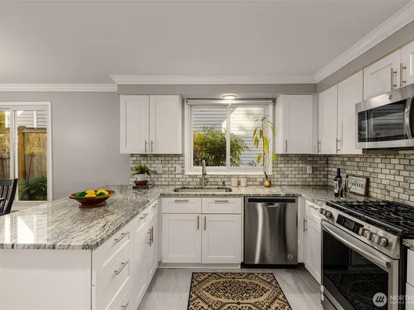 24230 SE 44th Street, Sammamish, WA 98029