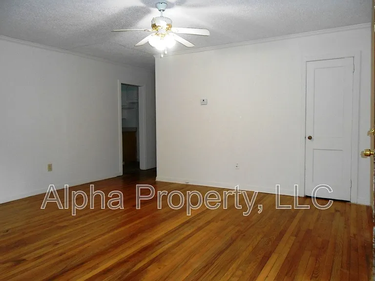 31 Foxhall Rd — Photo 4