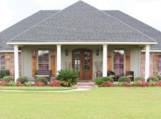 144 Clinton Dr, Stonewall, LA 71078