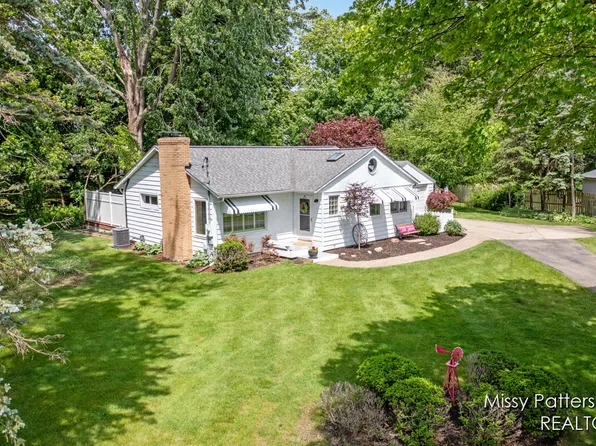 6257 Cascade Rd SE, Grand Rapids, MI 49546