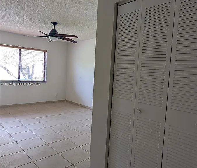 460 Lakeview Dr #4 — Photo 7