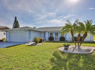 604 Nutmeg Pl, Sun City Center, FL 33573