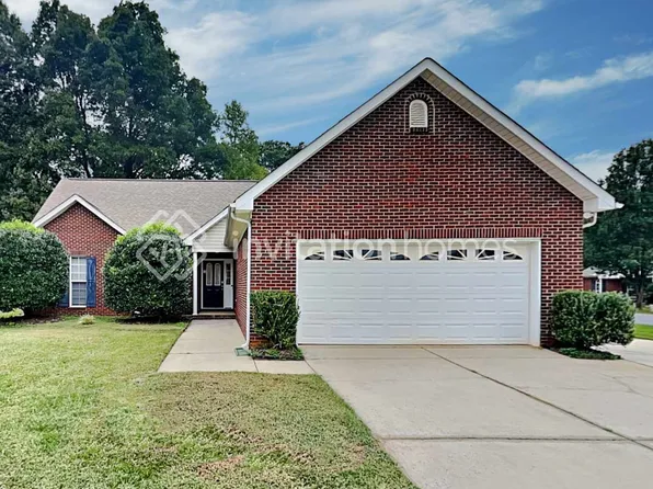 321 Tamarack Dr, Matthews, NC 28104