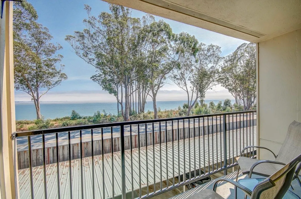 2 bed, 1.5 bath, 922 sqft, $3,500 — Photo 1