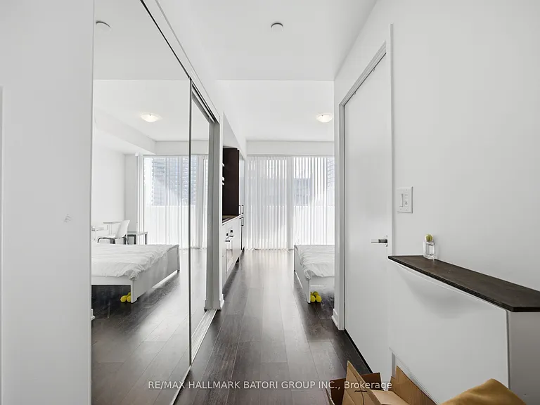100 Harbour St #4611 — Photo 3