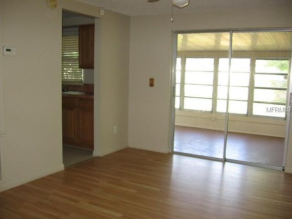 3rd image of 908 Gaines Way Dr