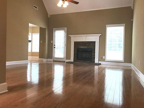3rd image of 350 Westhill Dr