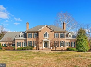 451 Seneca Rd, Great Falls, VA 22066