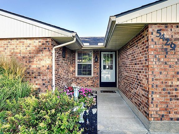 4th image of 5429 Woodgate Dr