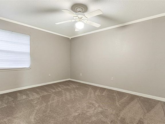 2nd image of 2041 S Glencove Ln