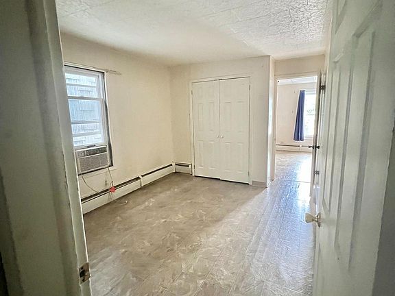 4th image of 81 N Berne St