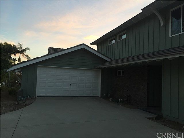 2nd image of 3553 Scofield Ave