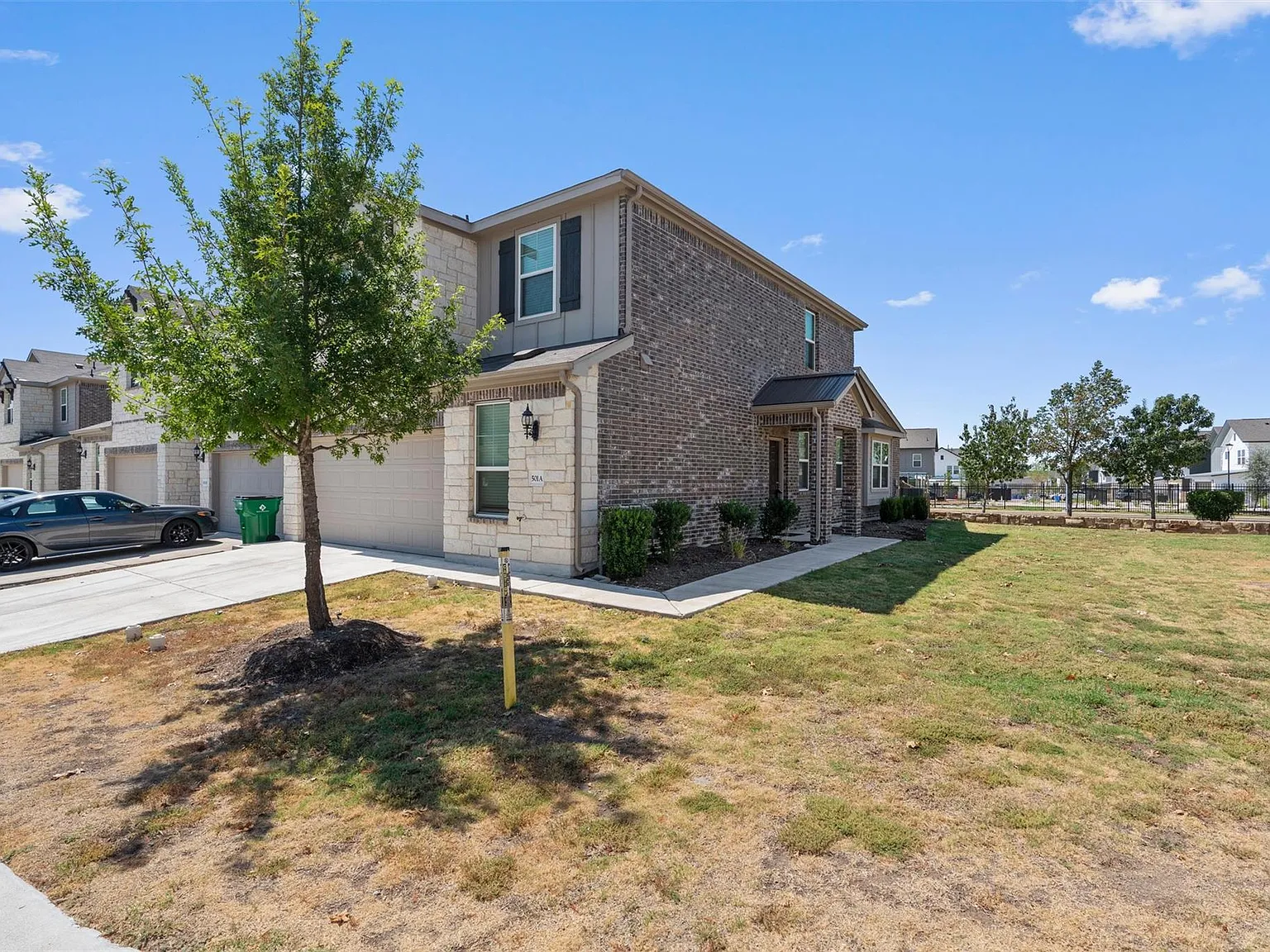 4 bed, 2.5 bath, 2124 sqft, $2,500 — Photo 3