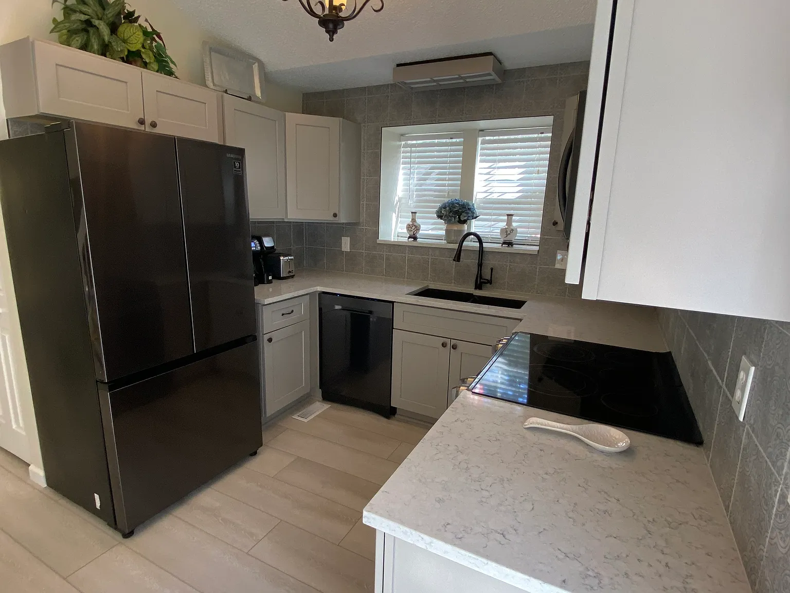 3 bed, 1190 sqft, $2,700 — Photo 4