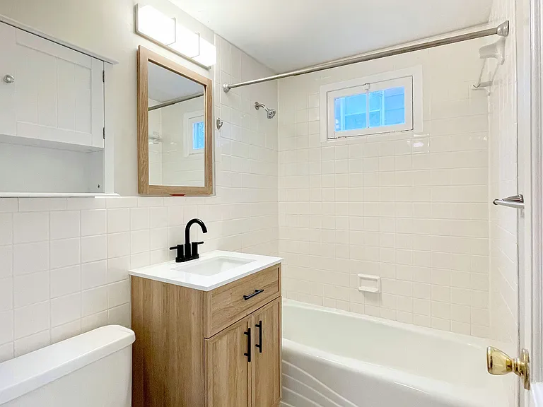 7318 Rosewood St — Photo 20