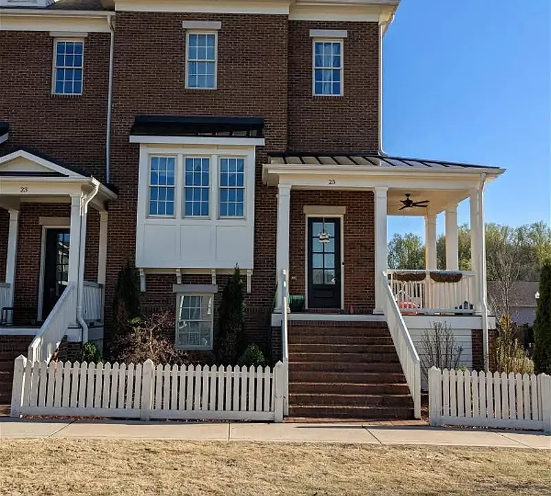 25 Stone Mason Way NW