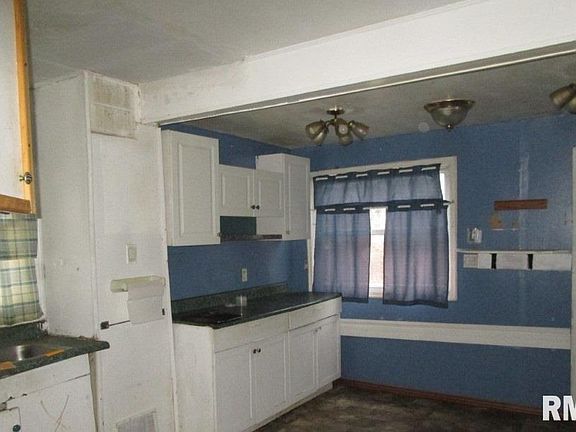 3rd image of 1205 N Gaines St