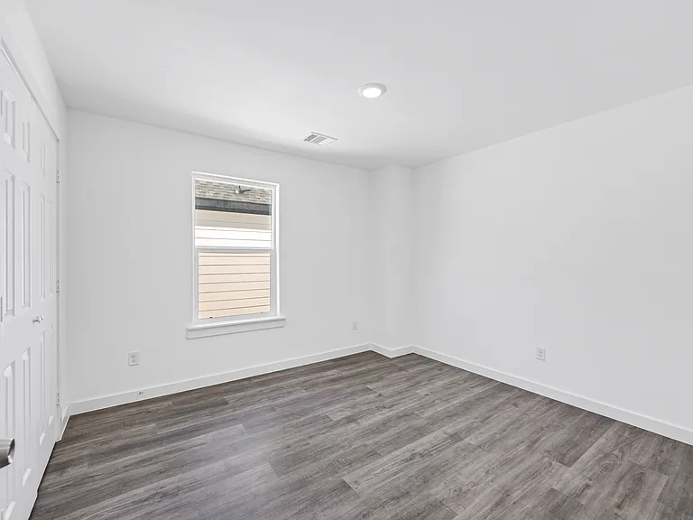 8635 Peachtree St #B — Photo 13