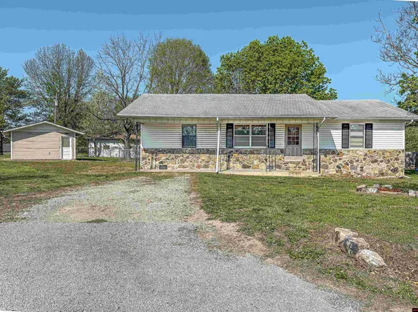 97 Whitaker Ln, Gassville, AR 72635