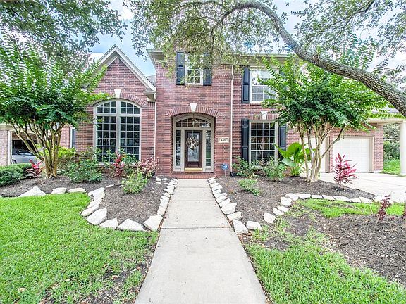 4th image of 4402 Oak Forest Dr